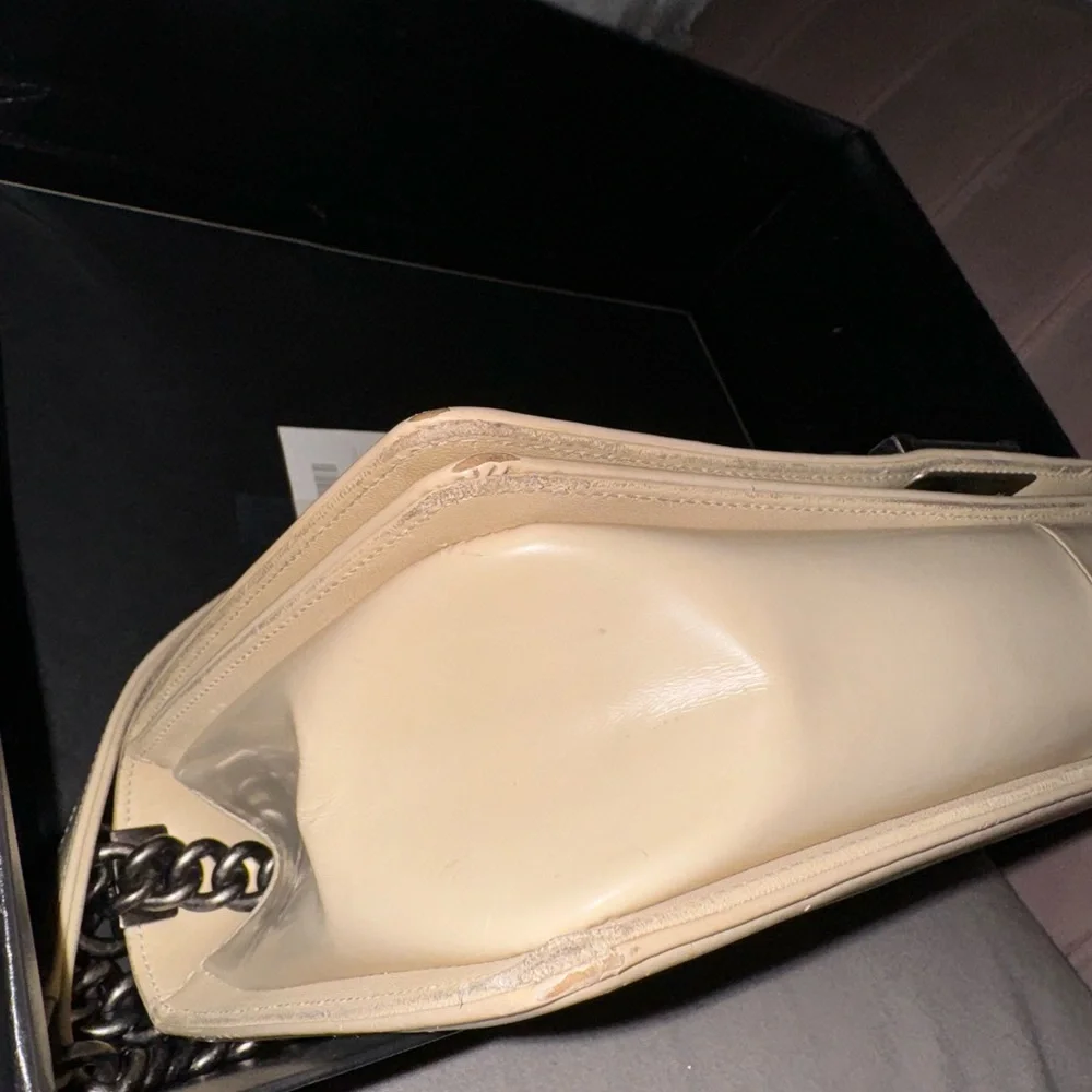 CHANEL BOY PATENT LEATHER CROSSBODY BAG - Picture 5 of 15